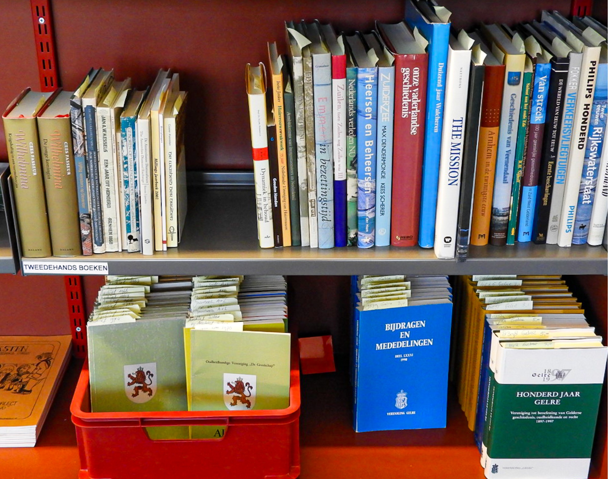 Foto van diverse tweedehands streekboeken